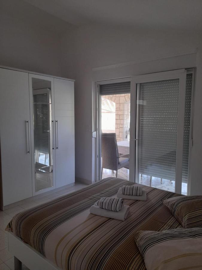 Apartman Lugovic Шибеник Екстер'єр фото