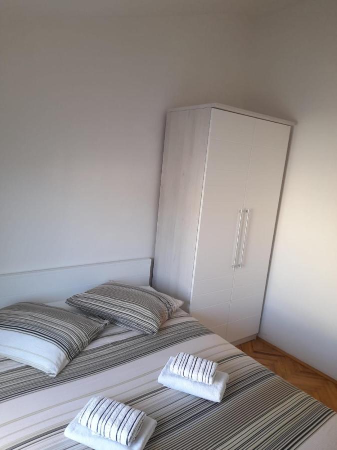 Apartman Lugovic Шибеник Екстер'єр фото